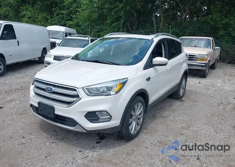 2017 Ford Escape Titanium из США, поврежденный, VIN 1FMCU9J96HUB13616